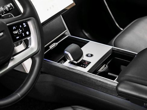 Used 2024 Land Rover Range Rover SE image 49