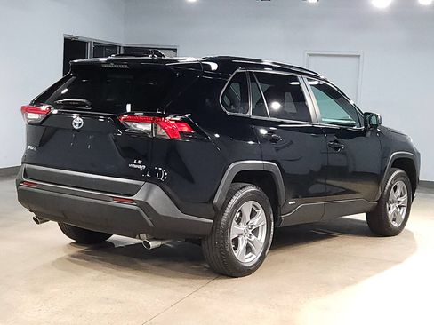Used 2023 Toyota RAV4 LE AWD/4WD image 7