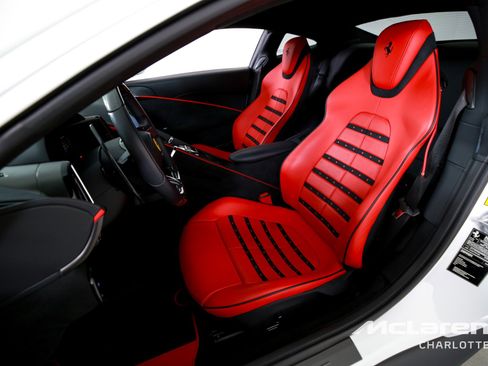 Used 2022 Ferrari Roma RWD image 11