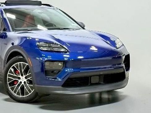 Used 2025 Porsche Macan 4S Electric w/ Premium Package image 5