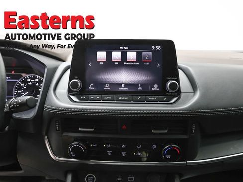 Used 2023 Nissan Rogue S AWD/4WD image 12