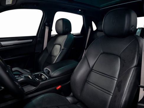 Used 2022 Porsche Cayenne S Platinum image 30