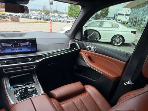 Used 2025 BMW X7 xDrive40i w/ M Sport Package AWD/4WD image 29