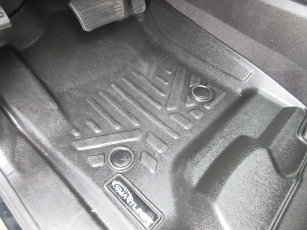 Used 2019 GMC Yukon SLT w/ Graphite Performance Edition AWD/4WD image 32
