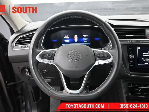 Used 2024 Volkswagen Tiguan SE AWD/4WD image 24