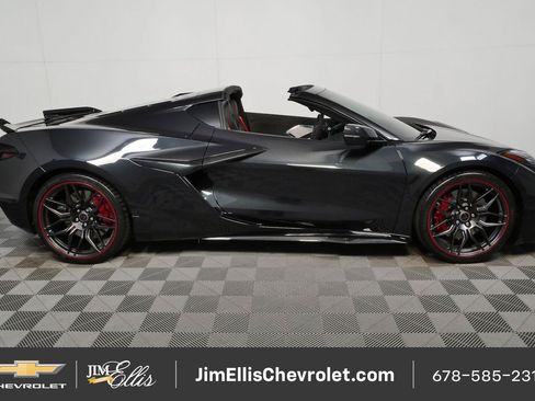 Used 2023 Chevrolet Corvette Z06 RWD image 29