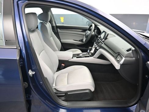 Used 2018 Honda Accord LX image 41