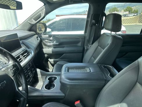 Used 2022 Chevrolet Suburban Z71 AWD/4WD image 6
