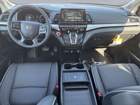 New 2026 Honda Odyssey Touring image 18