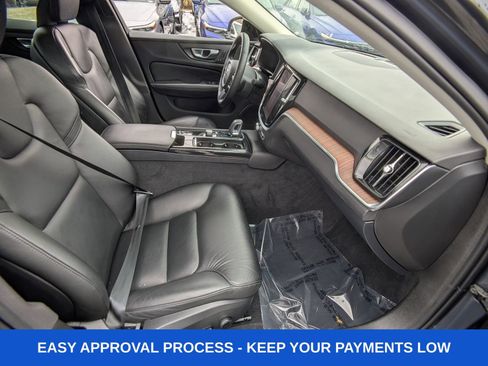 Used 2023 Volvo S60 T8 Plus image 14