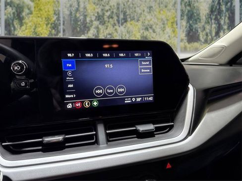 Used 2024 Chevrolet Trax LS w/ LS Convenience Package FWD image 14