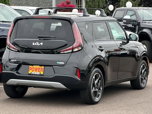 Used 2025 Kia Soul EX FWD image 4