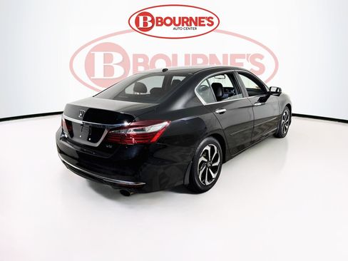 Used 2017 Honda Accord EX-L image 10