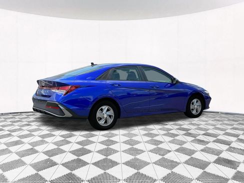 New 2025 Hyundai Elantra SE image 13