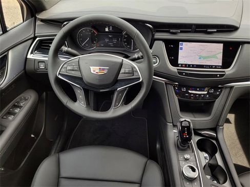 New 2025 Cadillac XT5 Premium Luxury image 11