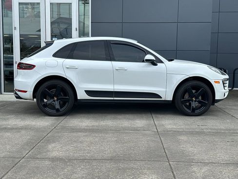 Used 2017 Porsche Macan image 2