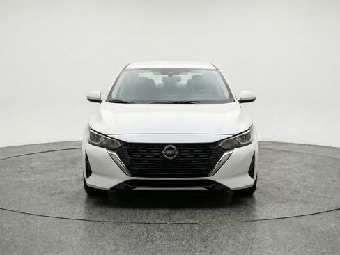 Used 2025 Nissan Sentra SV FWD image 2