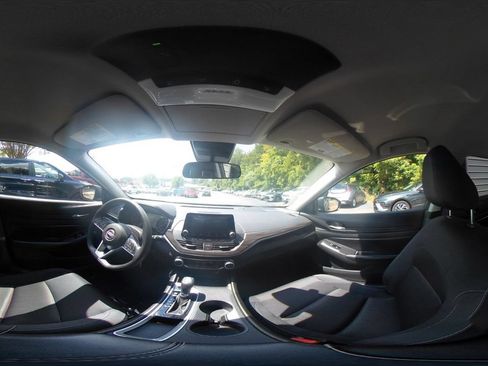 Used 2025 Nissan Altima 2.5 SV FWD image 39