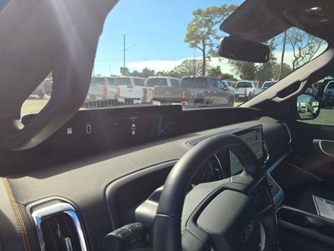 Used 2025 Ford Expedition Tremor image 10