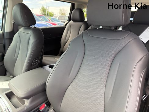 New 2026 Kia Carnival SX Prestige FWD image 10