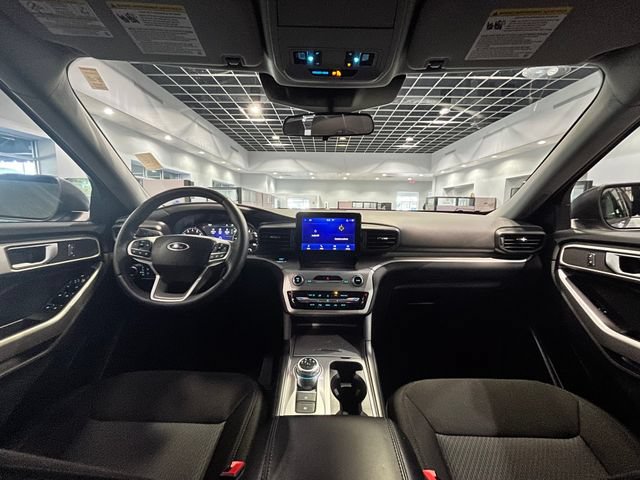 Used 2024 Ford Explorer XLT RWD image 16