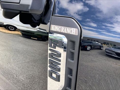 Used 2024 Ford F250 King Ranch w/ Chrome Package image 10