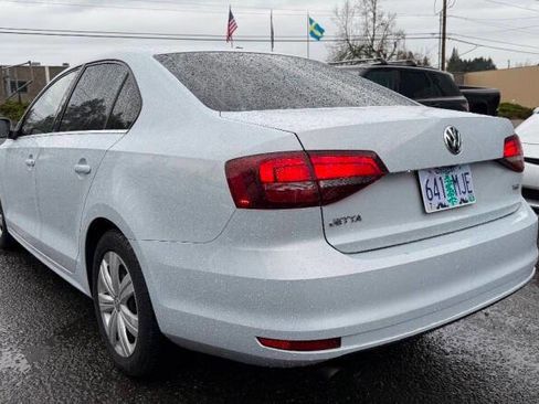 Used 2017 Volkswagen Jetta S image 10