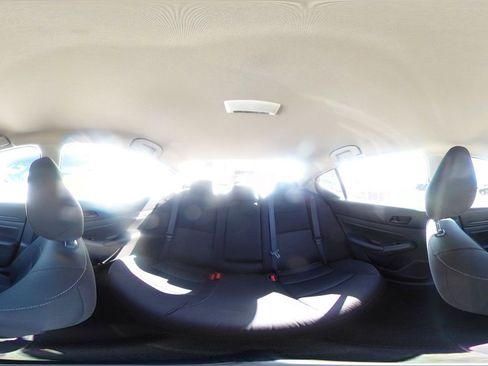 Used 2025 Nissan Altima 2.5 SV image 41