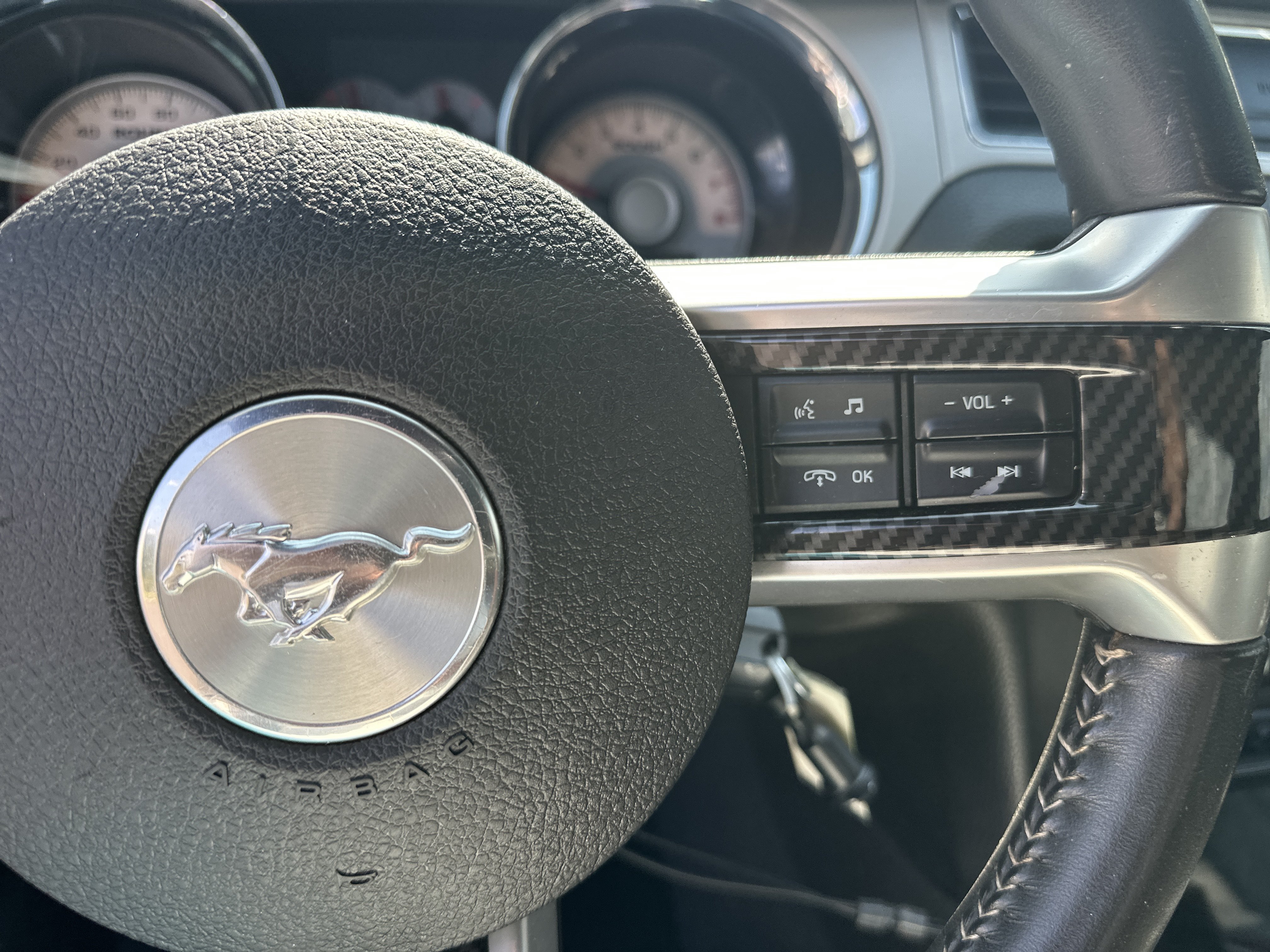 Used 2010 Ford Mustang GT RWD image 23