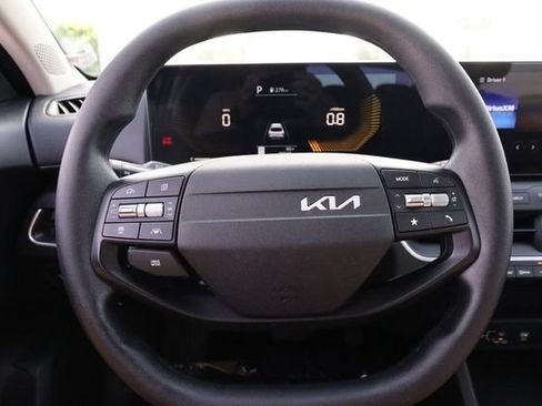 Used 2025 Kia K4 FWD image 10