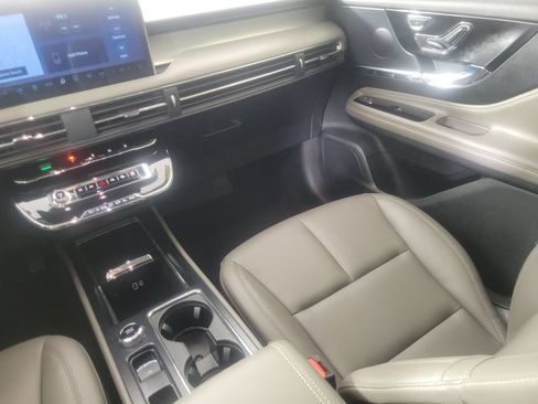 Certified 2025 Lincoln Corsair FWD image 11