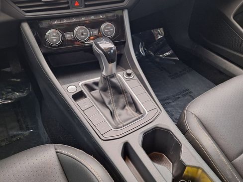Used 2022 Volkswagen Jetta SE image 21