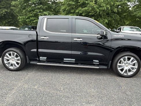 Used 2020 Chevrolet Silverado 1500 High Country w/ Technology Package AWD/4WD image 8