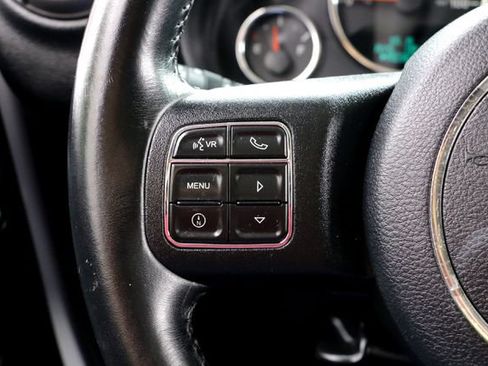 Used 2018 Jeep Wrangler Sport AWD/4WD image 13