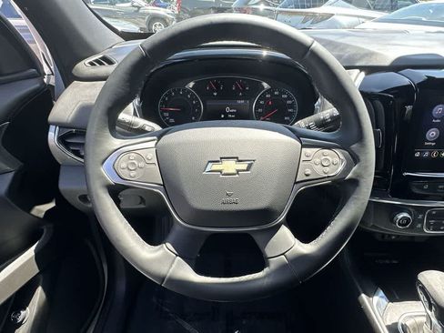 Used 2023 Chevrolet Traverse LT FWD image 15