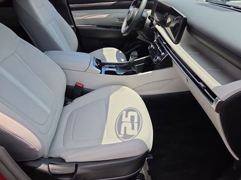 Used 2025 Hyundai Tucson SEL FWD image 19