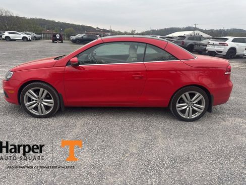 Used 2015 Volkswagen Eos Executive image 2
