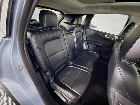 Used 2022 Ford Escape Titanium w/ Class II Trailer Tow Package image 31