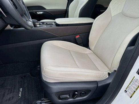 Used 2024 Lexus RX 350 FWD w/ Technology Package image 37