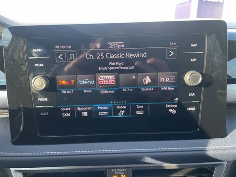 Certified 2025 Volkswagen Taos SEL image 17