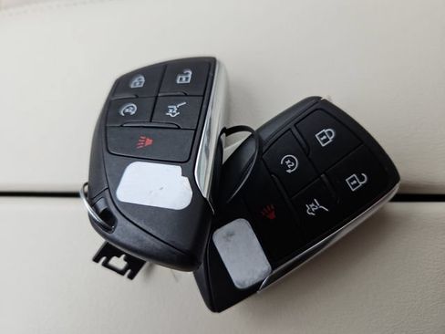 Used 2023 Buick Envision Avenir AWD/4WD image 57