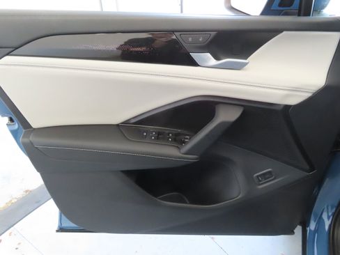 New 2026 Volkswagen Tiguan SEL R-Line image 11