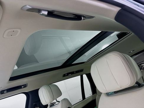 New 2026 Land Rover Range Rover Long Wheelbase SE image 13