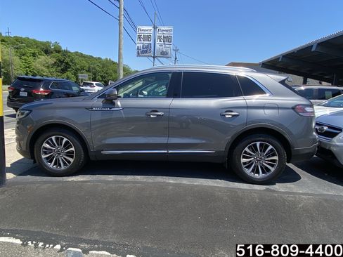 Used 2022 Lincoln Nautilus AWD w/ Premium Package image 4