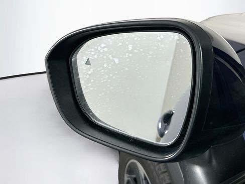 Used 2025 Nissan Rogue SV AWD/4WD image 16