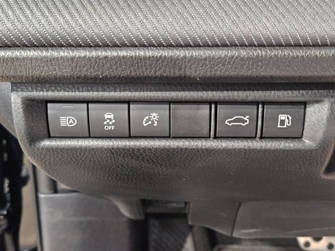 Used 2025 Toyota Camry SE FWD image 25
