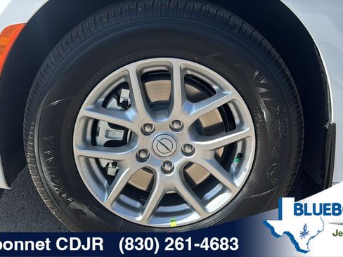 New 2026 Chrysler Pacifica Select FWD image 24