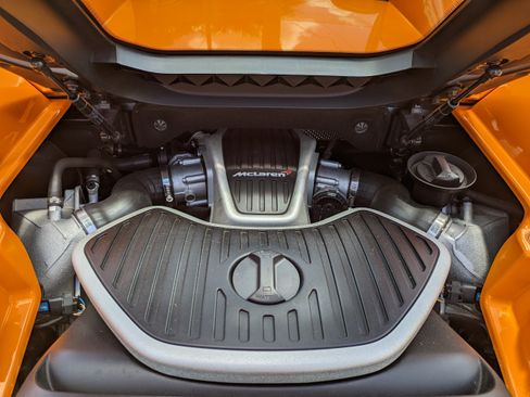 Used 2014 McLaren MP4-12C Spider RWD image 18