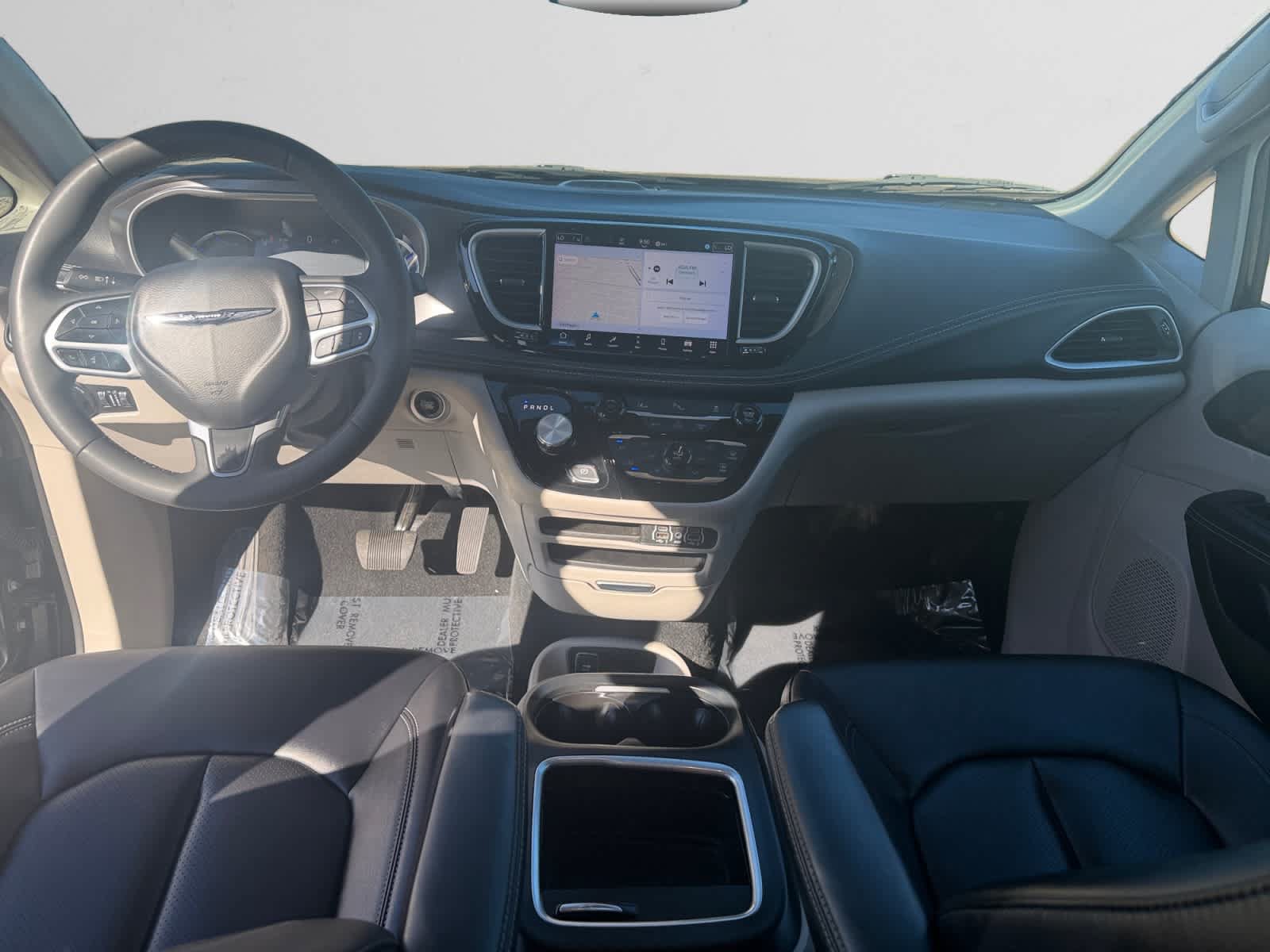 Used 2024 Chrysler Pacifica Limited FWD image 10