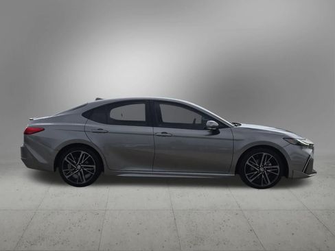 Used 2025 Toyota Camry XSE FWD image 7